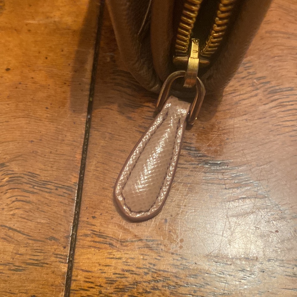 💯 AUTH. Prada beige small zippy wallet - Picture 6 of 14